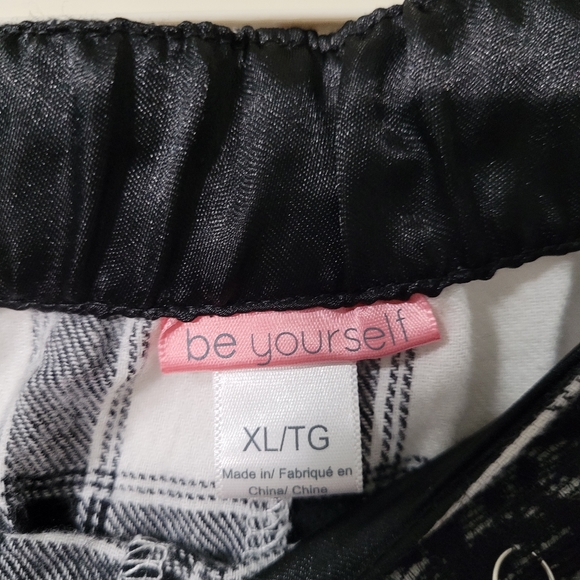 🛌🆕️Be Yourself PJ Bottoms🛌 - Picture 5 of 8